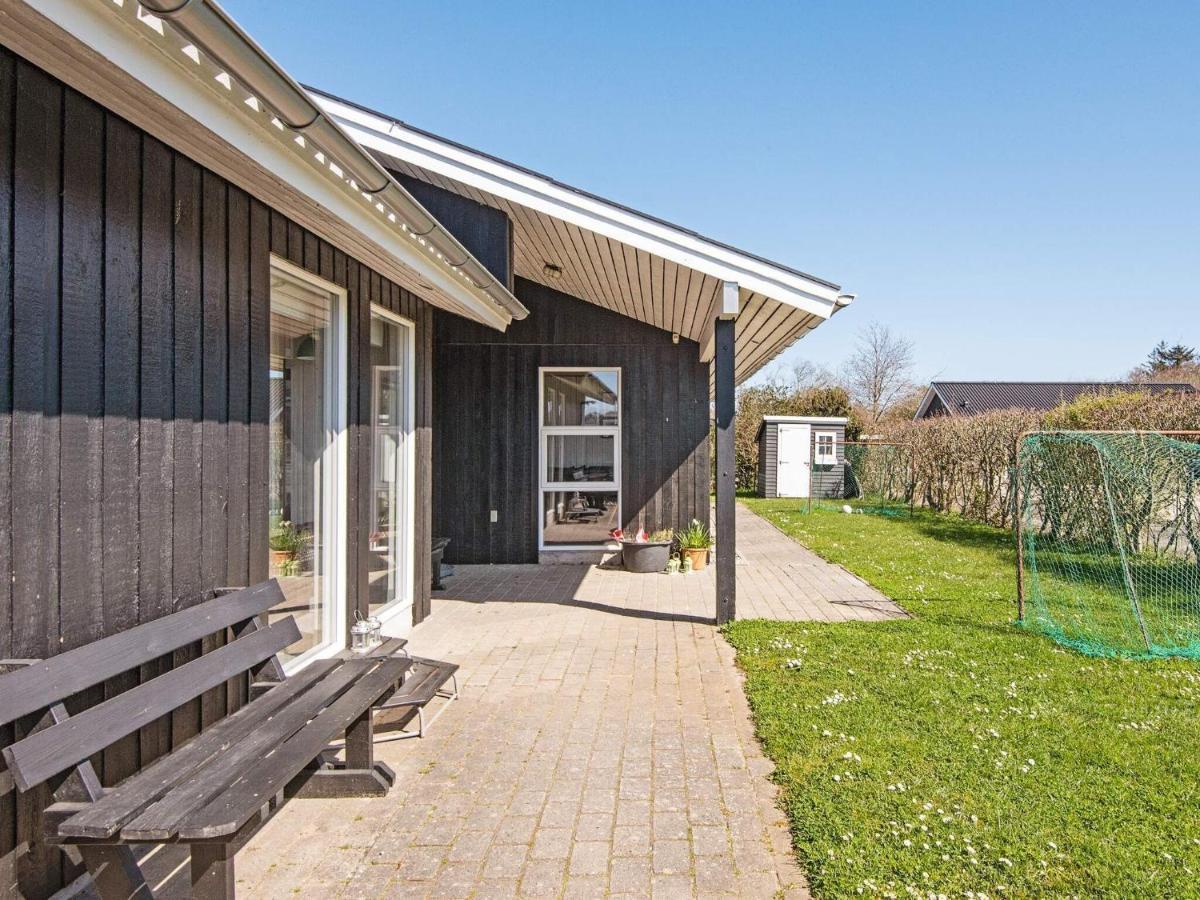 9 Person Holiday Home In Juelsminde Sonderby  Buitenkant foto