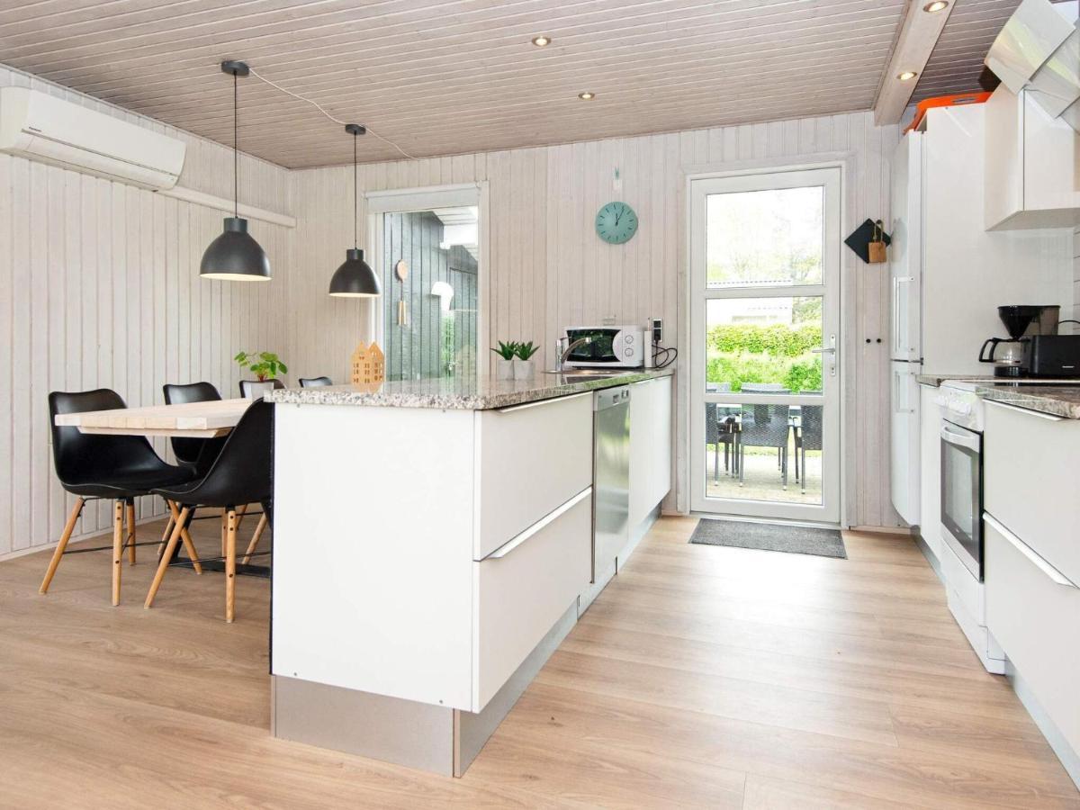 9 Person Holiday Home In Juelsminde Sonderby  Buitenkant foto